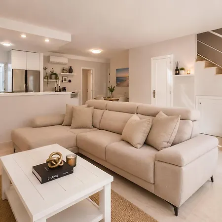 Luxury Delmare Pool Family Only Holiday home *